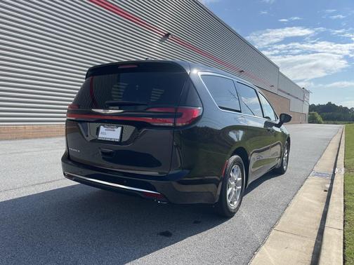 2025 Chrysler Pacifica L
