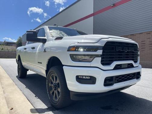 2025 RAM 2500 Big Horn Crew Cab 4x4 6'4' Box