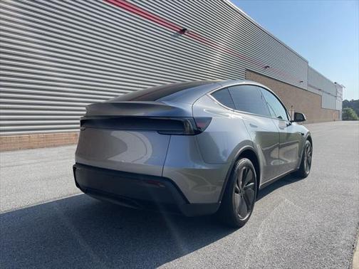 2026 Tesla Model Y Long Range Dual Motor All-Wheel Drive