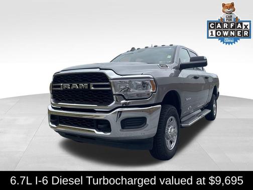 2022 RAM 2500 Tradesman Crew Cab 4x4 6'4' Box