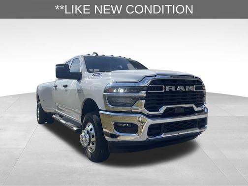 2025 RAM 3500 Tradesman Crew Cab 4x4 8' Box