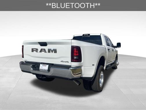 2025 RAM 3500 Tradesman Crew Cab 4x4 8' Box
