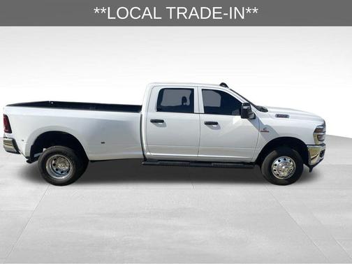 2025 RAM 3500 Tradesman Crew Cab 4x4 8' Box