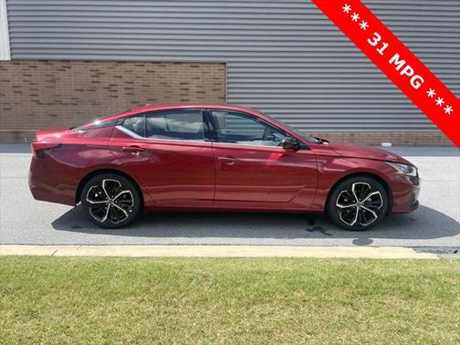 2023 Nissan Altima SR FWD