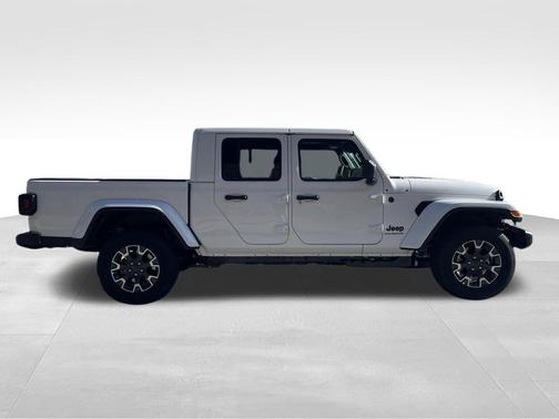 2026 Jeep Gladiator Sahara 4x4