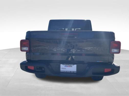 2026 Jeep Gladiator Sahara 4x4