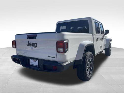 2026 Jeep Gladiator Sahara 4x4