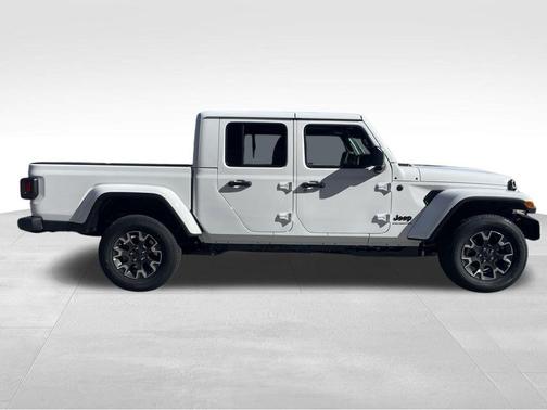 2026 Jeep Gladiator Sahara 4x4