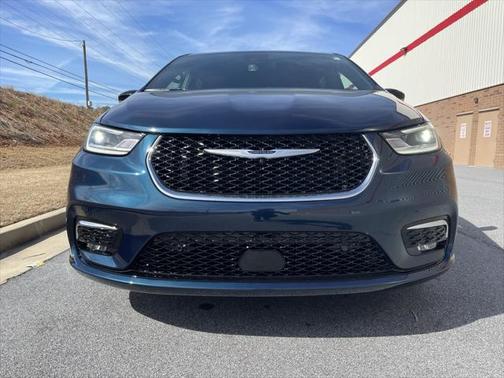 2025 Chrysler Pacifica Hybrid Select
