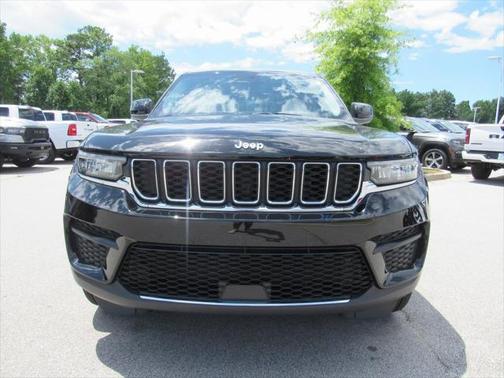 2023 Jeep Grand Cherokee Laredo