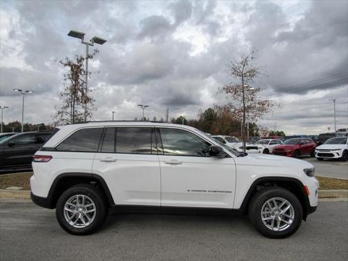 2023 Jeep Grand Cherokee Laredo