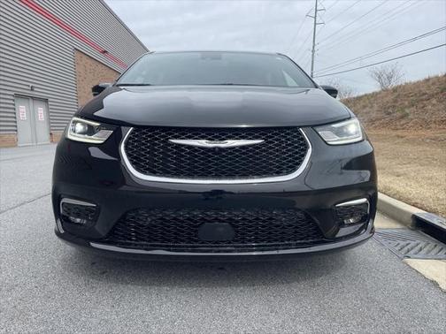 2025 Chrysler Pacifica Hybrid Select