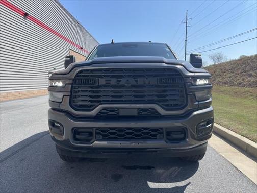 2025 RAM 2500 Big Horn Crew Cab 4x4 6'4' Box