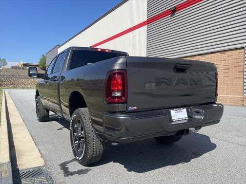 2025 RAM 2500 Big Horn Crew Cab 4x4 6'4' Box