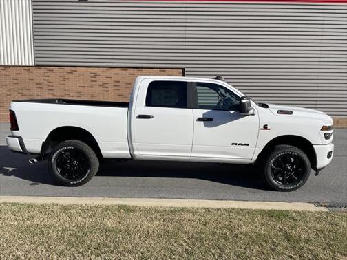 2025 RAM 2500 Big Horn Crew Cab 4x4 6'4' Box