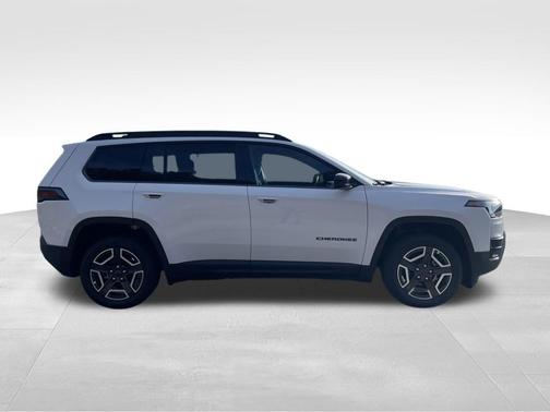 2026 Jeep Cherokee Laredo 4x4