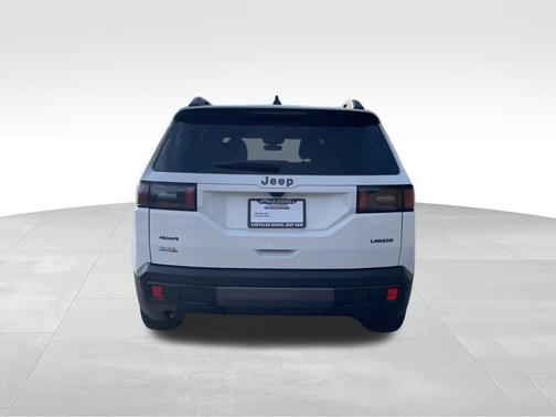 2026 Jeep Cherokee Laredo 4x4