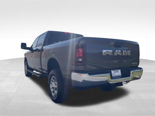2025 RAM 2500 Tradesman Crew Cab 4x4 6'4' Box