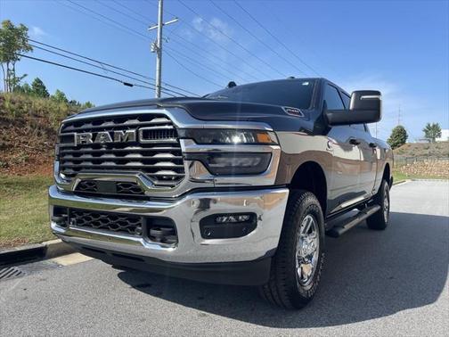 2025 RAM 2500 Tradesman Crew Cab 4x4 6'4' Box
