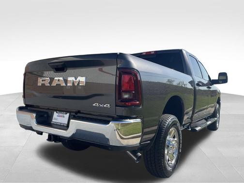 2025 RAM 2500 Tradesman Crew Cab 4x4 6'4' Box