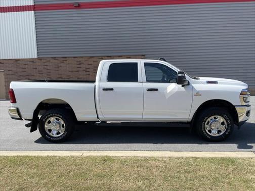 2025 RAM 2500 Tradesman Crew Cab 4x4 6'4' Box