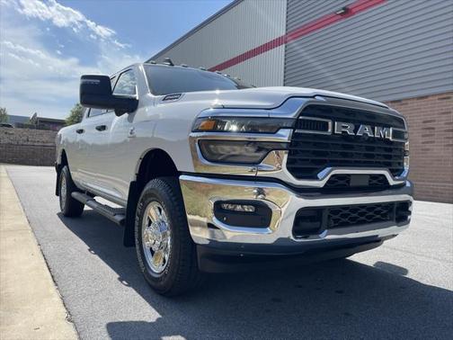 2025 RAM 2500 Tradesman Crew Cab 4x4 6'4' Box