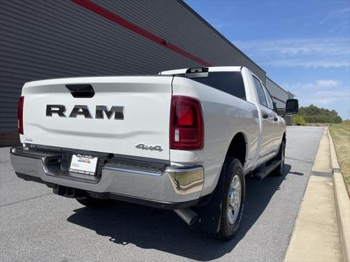 2025 RAM 2500 Tradesman Crew Cab 4x4 6'4' Box