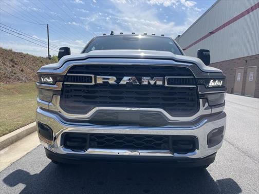 2025 RAM 2500 Tradesman Crew Cab 4x4 6'4' Box