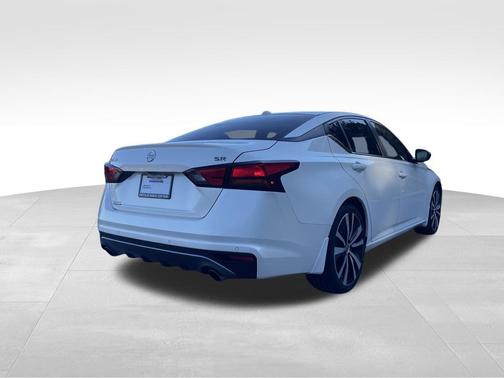 2020 Nissan Altima SR FWD