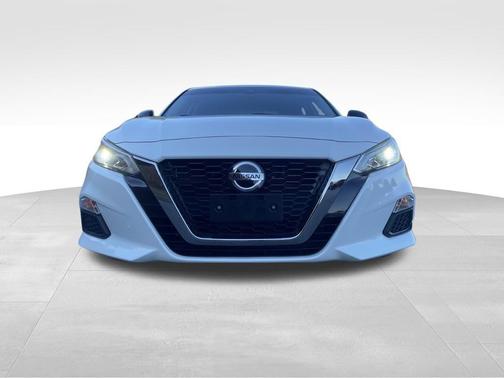 2020 Nissan Altima SR FWD