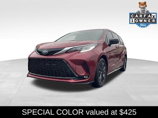 2023 Toyota Sienna XSE 7 Passenger