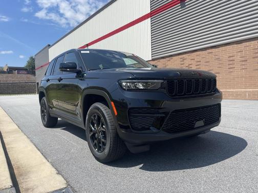 2025 Jeep Grand Cherokee Altitude