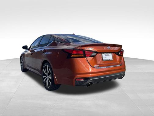 2022 Nissan Altima SR VC-Turbo FWD