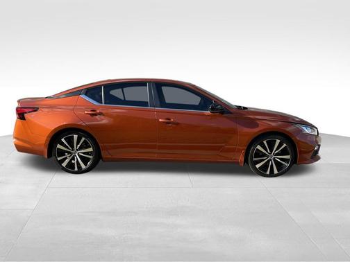 2022 Nissan Altima SR VC-Turbo FWD