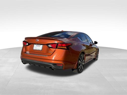 2022 Nissan Altima SR VC-Turbo FWD