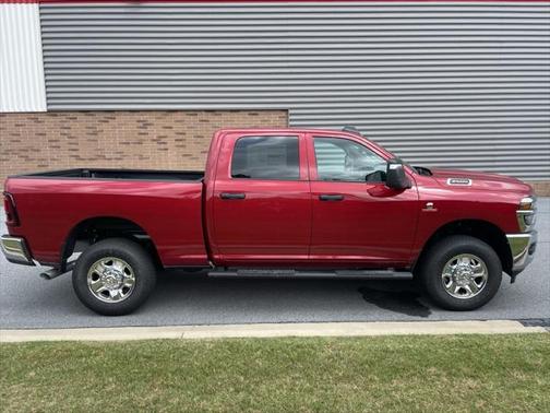 2025 RAM 2500 Tradesman Crew Cab 4x4 6'4' Box