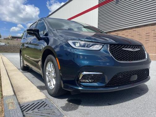 2025 Chrysler Pacifica L