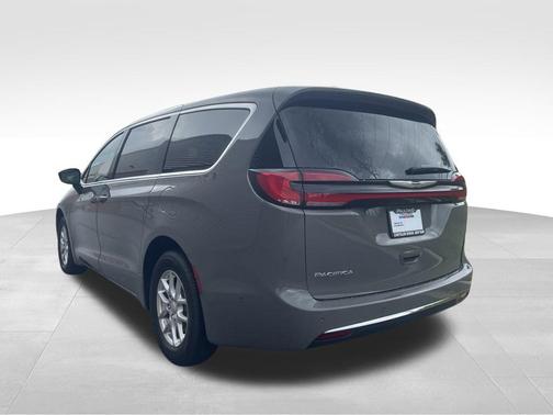 2025 Chrysler Pacifica L