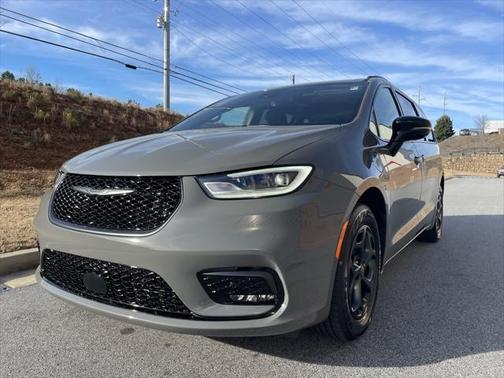 2025 Chrysler Pacifica Hybrid Premium S Appearance Pkg