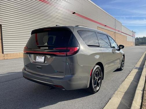 2025 Chrysler Pacifica Hybrid Premium S Appearance Pkg