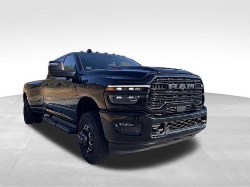 2026 RAM 3500 Laramie Crew Cab 4x4 8' Box