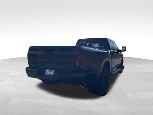 2026 RAM 3500 Laramie Crew Cab 4x4 8' Box