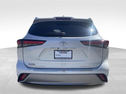 2022 Toyota Highlander Platinum