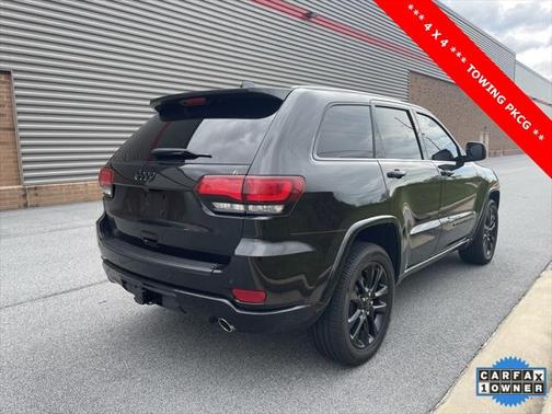 2022 Jeep Grand Cherokee Laredo