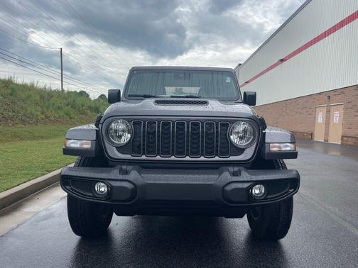 2025 Jeep Gladiator Sport S