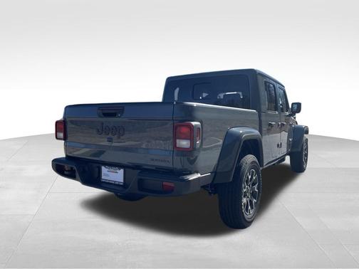 2026 Jeep Gladiator Sahara 4x4