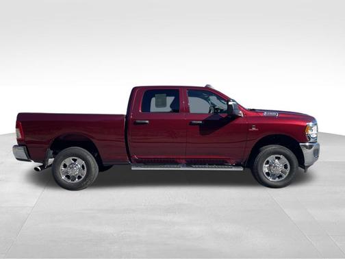 2024 RAM 3500 Tradesman Crew Cab 4x4 6'4' Box