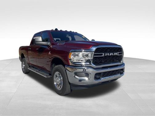 2024 RAM 3500 Tradesman Crew Cab 4x4 6'4' Box