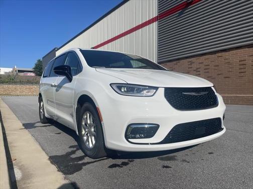 2025 Chrysler Pacifica L