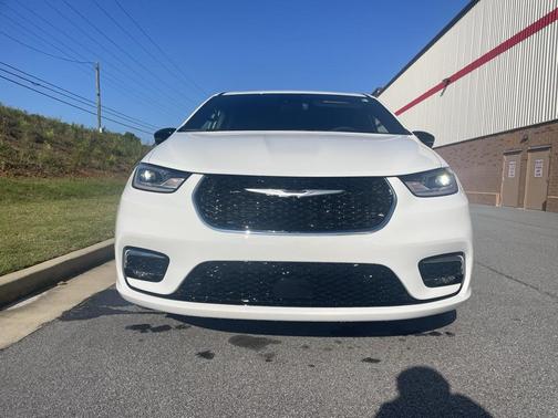 2025 Chrysler Pacifica L
